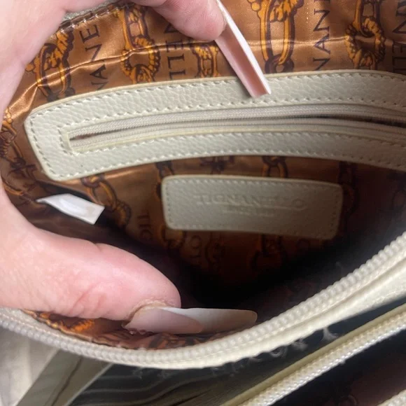 Tignanello White Leather Bag with Silver Lock​ - Picture 10 of 11